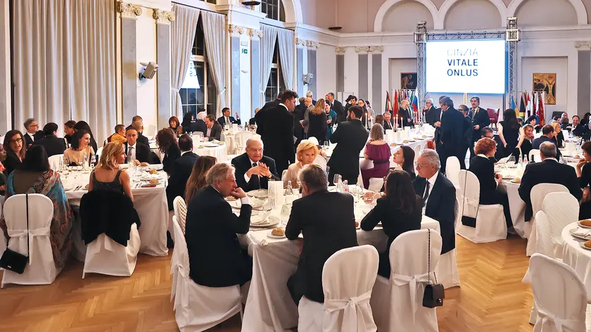 Una cena organizzata alla sala Piccola Fenice in una foto di archivio