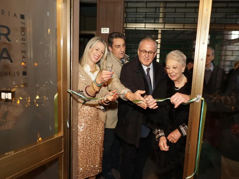 L’inaugurazione della fioreria di Urša Pelicon foto Roberto Marega