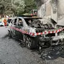 Nella foto d'archivio di Massimo Silvano, le auto incendiate nella notte tra mercoledì e giovedì 20 novembre in via Campanelle a Trieste