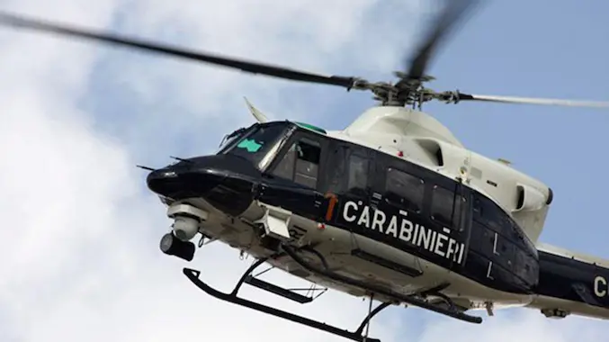 L'elicottero dei Carabinieri in volo