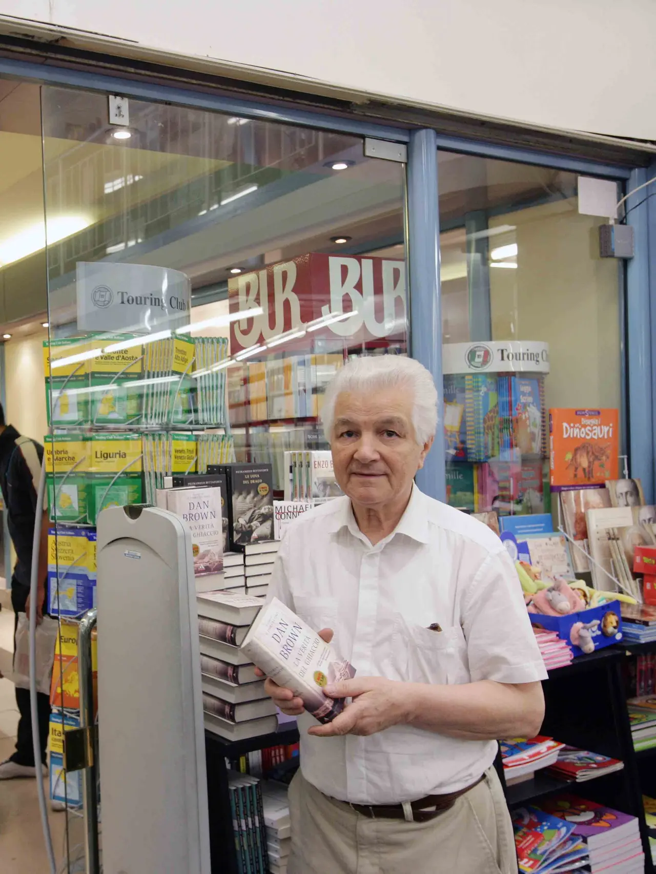 Sergio Zorzon, fondatore della libreria Svevo, in una foto di diversi anni fa