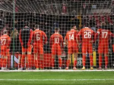 Gli alabardati dialogano con i tifosi sugli spalti del Rocco Foto Lasorte