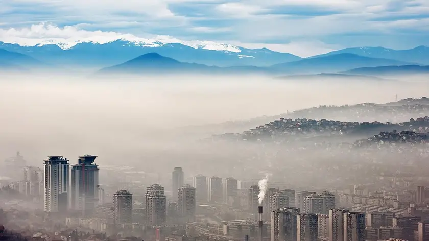 Sarajevo avvolta dallo smog