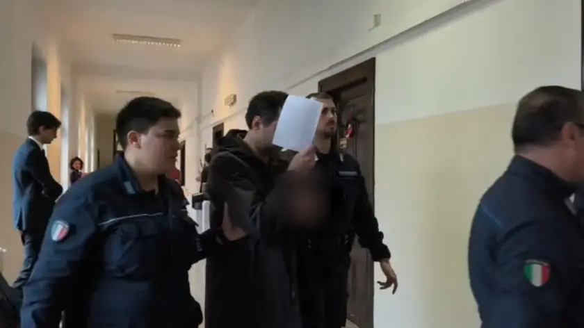 Il presunto piromane in tribunale