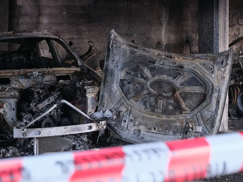 Il rogo in via Grego (Silvano)