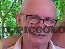 A sinistra la scientifica al lavoro. A destra il gioielliere triestino Nicola Granieri