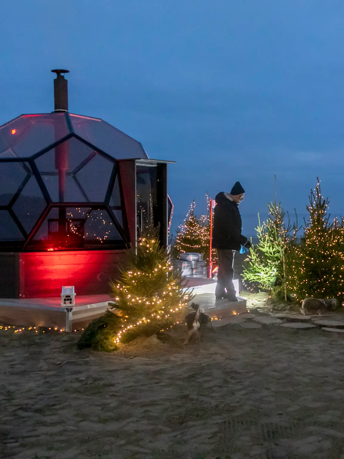 L’eco sauna vista mare,novità di quest’edizione,e il punto ristoro nella spiaggia di Grado. Foto Katia Bonaventura