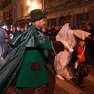 Alcuni momenti della passeggiata teatralizzata “A Christmas Carol” (foto Marega)