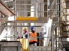 L’impatto del Superbonus e quello del Pnrr hanno sostenuto in Fvg l’attività delle imprese, aumentate di numero tra il 2020 e quest’anno, e l’occupazione. La misura decisa dal secondo Governo Conte ha permesso di riqualificare il patrimonio edilizio, come nel caso del palazzo all’angolo tra via Milano e via Carducci nel centro di Trieste, fotografato da Andrea Lasorte