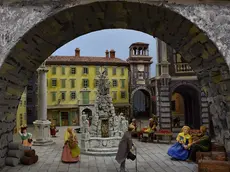 Una riproduzione di piazza Unità nello spazio di via dei Giardini a Servola