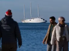 Lo Yacht-A visto dal molo Audace di Trieste (foto archivio Massimo Silvano)