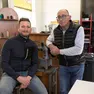 Francesco Progenia con il figlio Piero al lavoro nella bottega