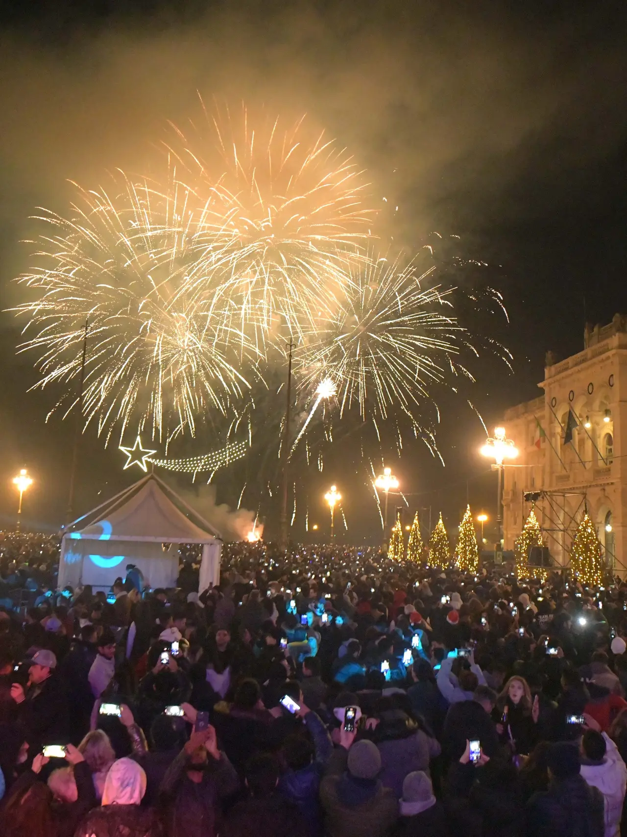 La festa di Capodanno in piazza nel 2025... ora si attende quella del 2026