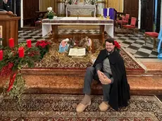 Anderson Felipe Peruzzo de Carvalho in chiesa: ha scoperto i Costumi bisiachi sul web durante il Covid