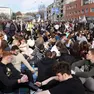 Una delle protesta di piazza degli studenti a belgrado (Ansa epa)