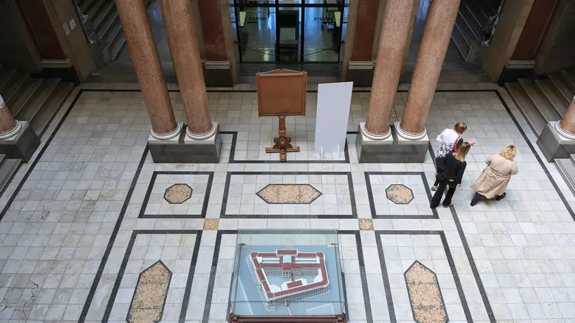 L’atrio del palazzo di Foro Ulpiano sede del Tribunale di Trieste dove si è svolto il processo (Foto Massimo Silvano)