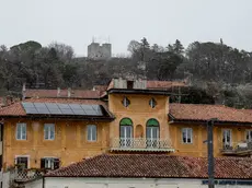Il nevischio lambisce la Rocca a Monfalcone (Bonaventura)