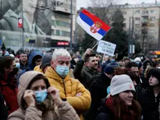 Serbi in piazza nel 2022 contro il progetto.