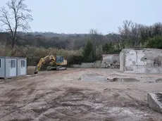 La demolizione di Villa Cossich a Muggia (foto Silvano)