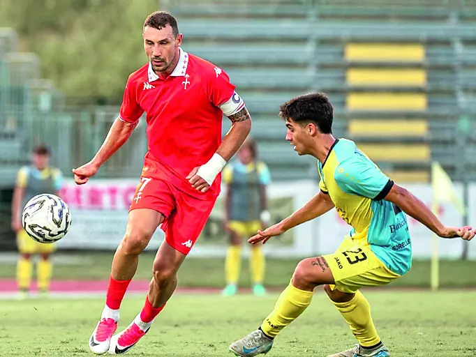 Il capitano della Triestina Artur Ionita ha pronte le valige per trasferirsi ad Arezzo