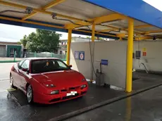 Un autolavaggio (foto d'archivio)