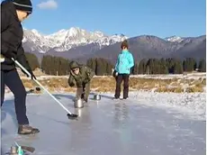 Il curling sul Cansiglio con le pentole