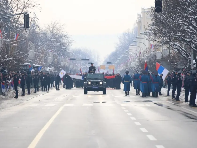 La parata militare che si è svolta a Banja Luka in occasione delle celebrazioni del 9 gennaio