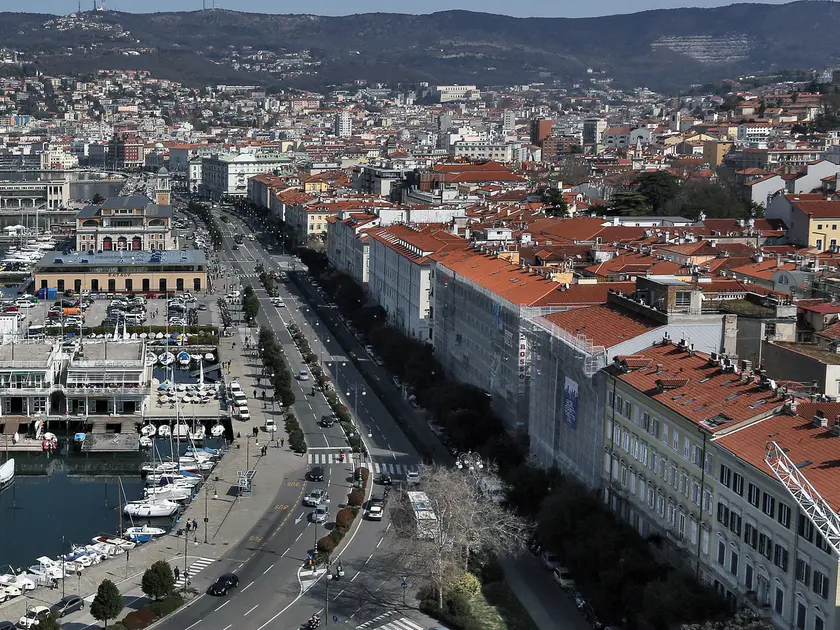 Una veduta panoramica delle Rive di Trieste. Foto Andrea Lasorte