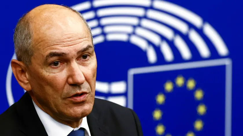 Janez Janša, leader del maggior partito di centrodestra, attualmente all’opposizione, il Partito democratico sloveno (Sds), è in corsa per tornare sulla poltrona di premier dopo le prossime elezioni parlamentari in programma il 22 marzo.