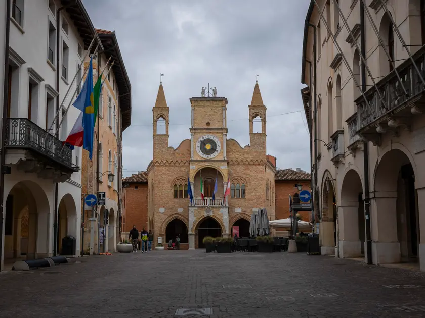 Il Municipio di Pordenone, che sarà Capitale della cultura nel 2027 (foto Ansa)