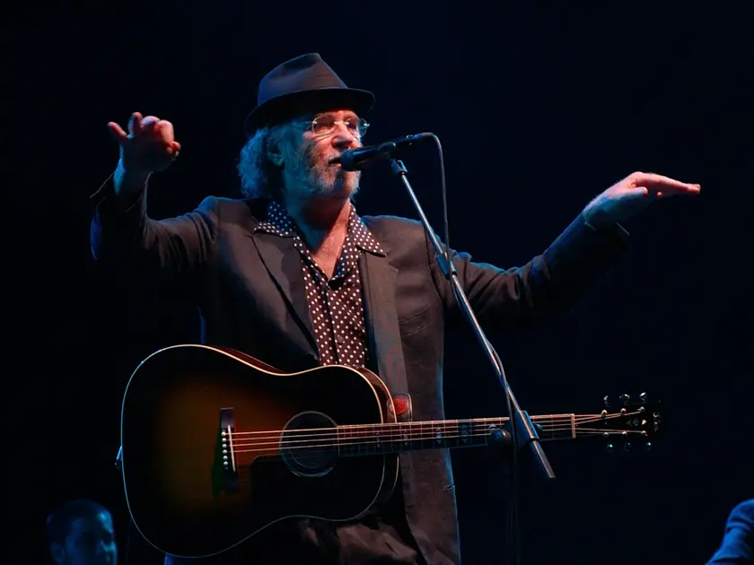 Testimone di mezzo secolo di musica. Francesco De Gregori attraversa cinquant’anni di musica unendo poesia, storia e immaginario collettivo