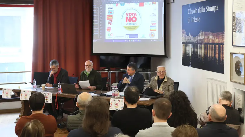 La presentazione del Comitato “Società civile per il no nel referendum costituzionale” Foto Lasorte