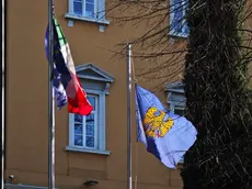 La bandiera del Friuli su uno dei pennoni del Maggiore