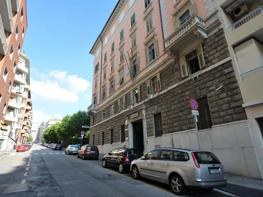 La caserma dei carabinieri di via Hermet