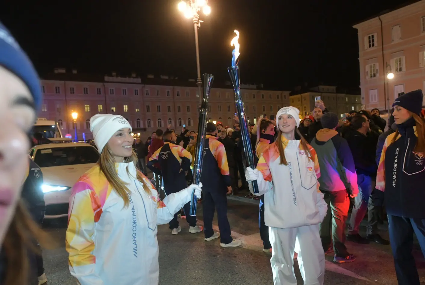 Margherita Granbassi prende la fiamma olimpica. Foto Bruni