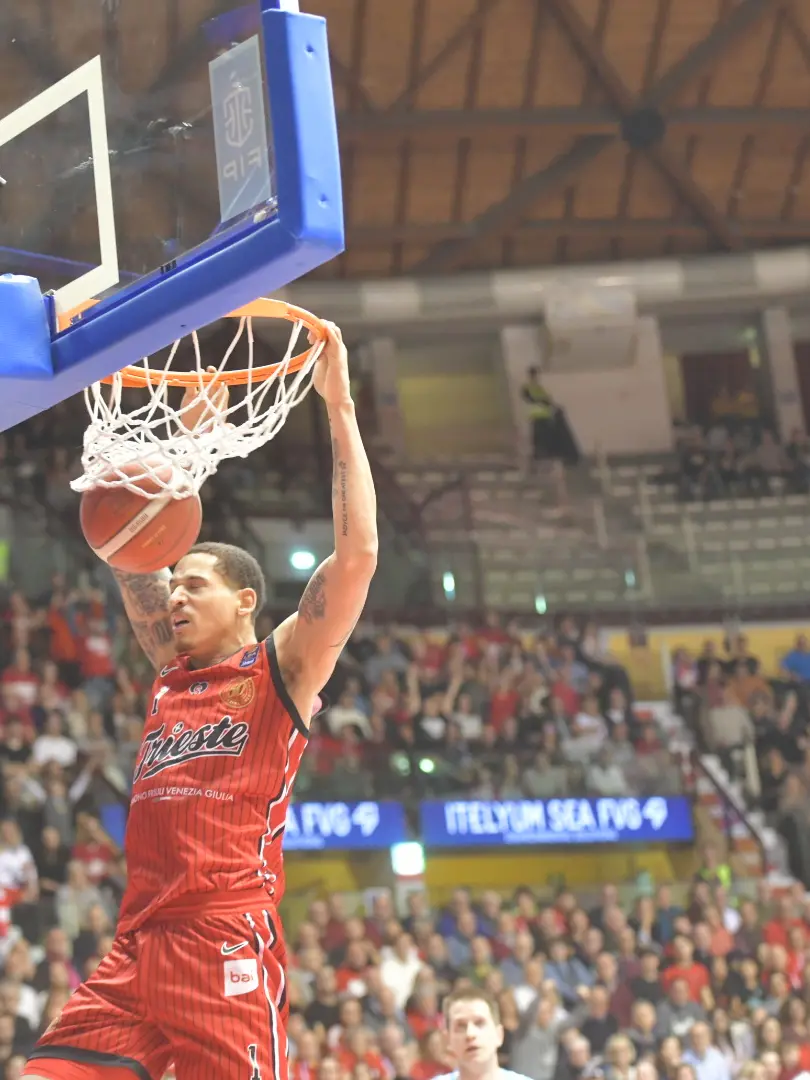 Trieste in azione contro Sassari