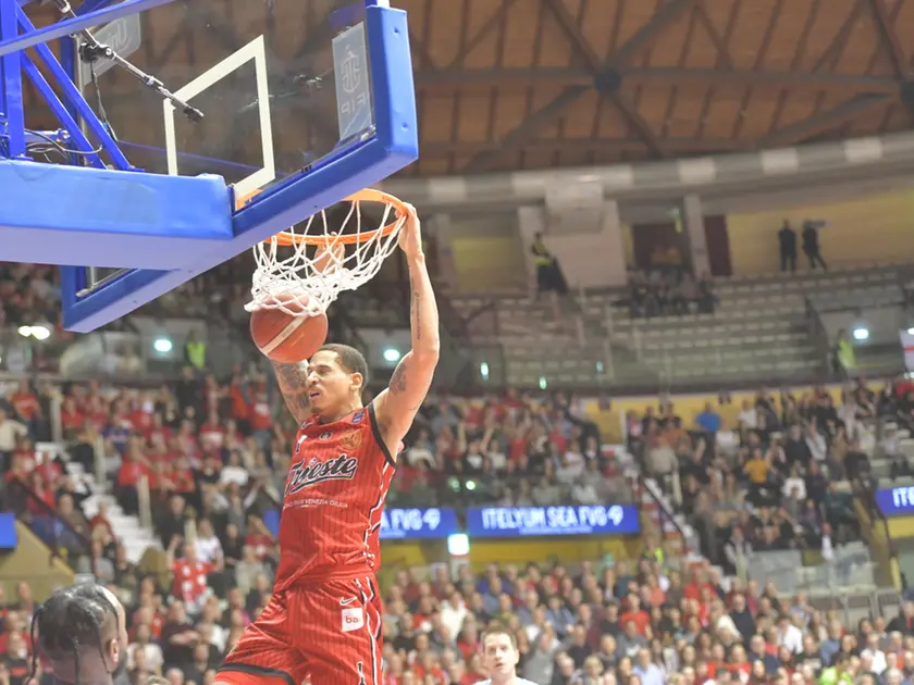 Trieste in azione contro Sassari