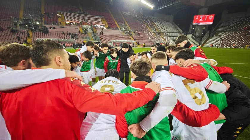 La Triestina festeggia la vittoria al Rocco contro il Lumezzane