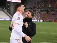 L’abbraccio tra Giuseppe Marino e Noa Kljajic Lasorte