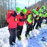 Una immagine del Soccorso alpino alle prese con una esercitazione in caso di valanga e ricerca persone