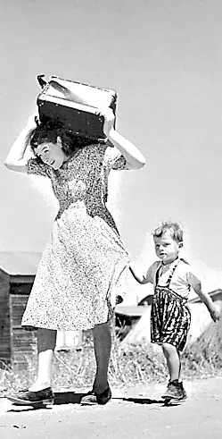 Mamma e bimbo in partenza