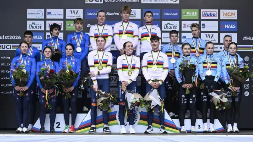Mondiali ciclocross 2026: Italia argento nella staffetta mista a Hulst