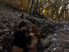 Il giovane attore veneziano Francesco Busolin in una delle scene del docufilm girate sul Carso goriziano