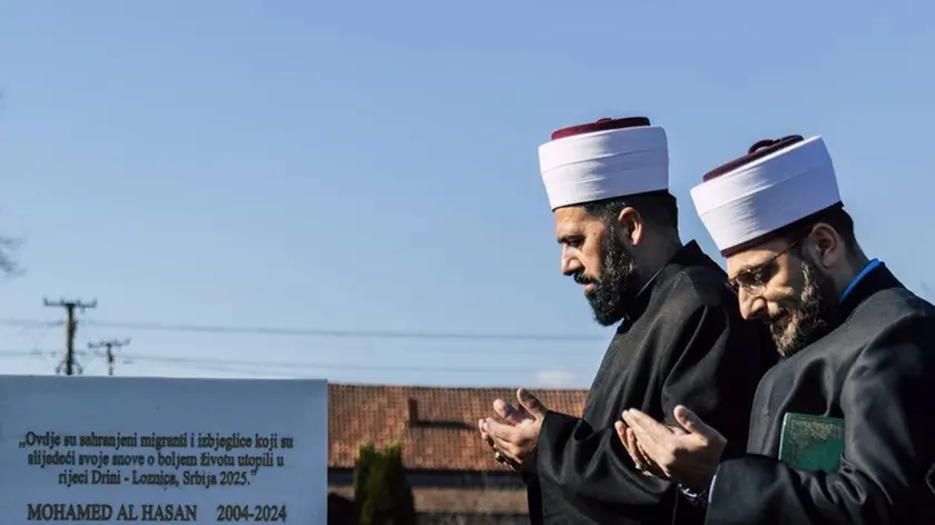 Alcuni momenti della cerimonia.Foto Sos Balkanrout