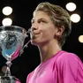Lo sloveno Žiga Šeško con il trofeo dell'Australian Open 2026 Junior Getty Images