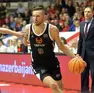 Jarrod Uthoff in azione contro Nymburk (foto Bruni)