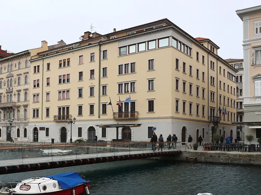 Il palazzi della Regione di via XXX Ottobre (Lasorte)