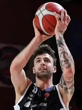 Tommaso Baldasso (Derthona Tortona) in azione