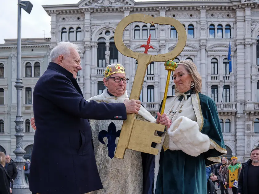 La consegna della chiave della città a Re e Regina Carnevale (Silvano)