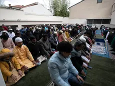 Un passato momento di preghiera collettiva nel centro culturale islamico, durante una festività